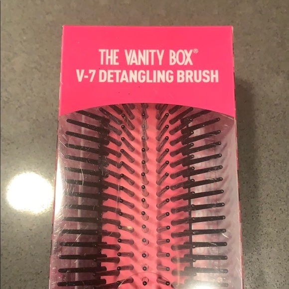 NWT The Vanity Box V-7 Detangling Brush - Picture 2 of 5